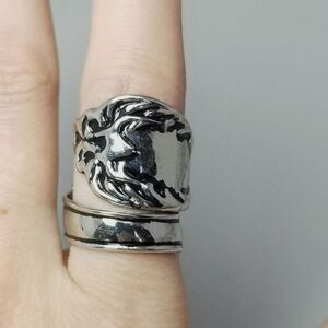 Vintage Spoon Handle Style Wrap Ring, Silver Tone Size 7, Wide Band, Estate